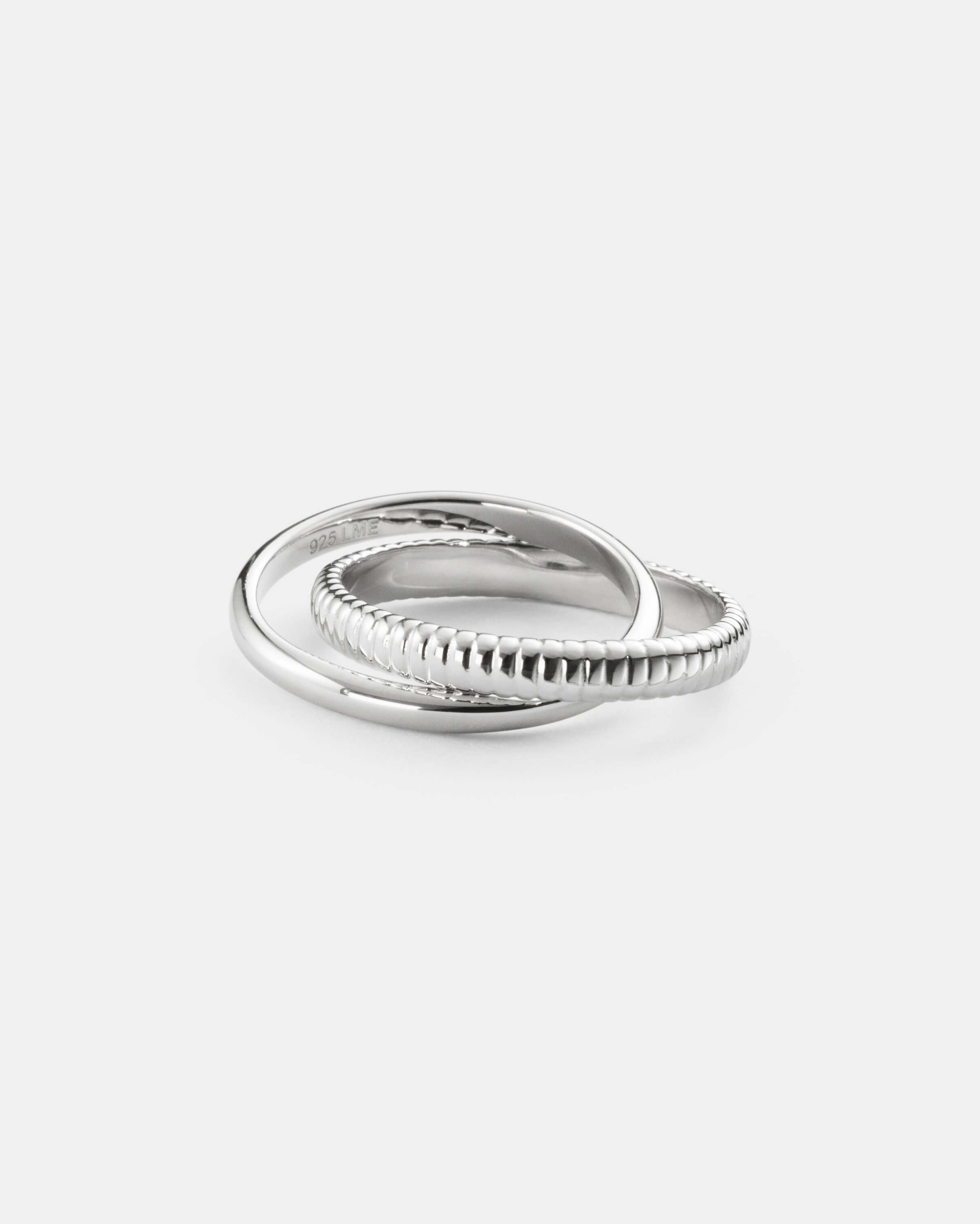 Produktbillede af Cascade Duo ring i sterlingsølv på lys baggrund.